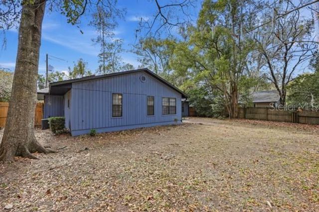 2624 NW 4TH AVENUE, Gainesville, FL 32607