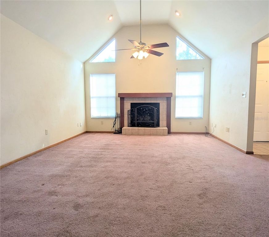 Image 2 of property listing at 2624 NW 4TH AVENUE, Gainesville, FL 32607