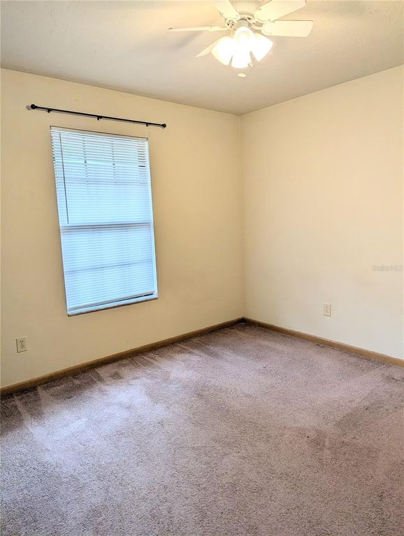 Image 11 of property listing at 2624 NW 4TH AVENUE, Gainesville, FL 32607