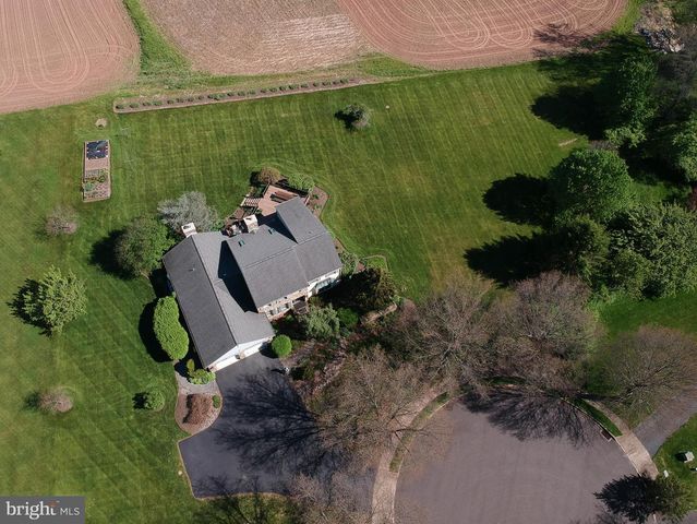 33 HARVEST LN, Perkasie, PA 18944