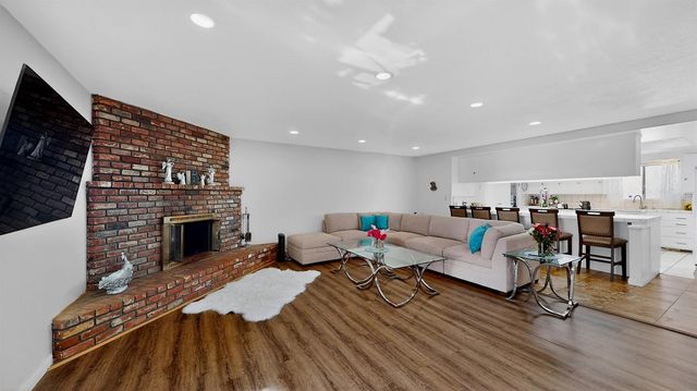 6400 E Hatch Rd, Hughson, CA 95326