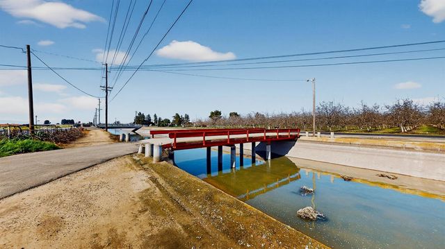 6400 E Hatch Rd, Hughson, CA 95326