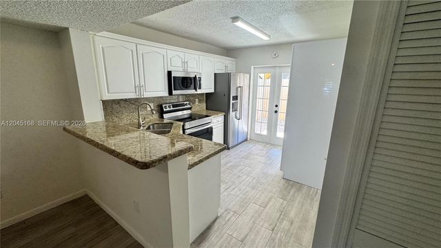 7439 W 22nd Avenue 103, Hialeah, FL 33016