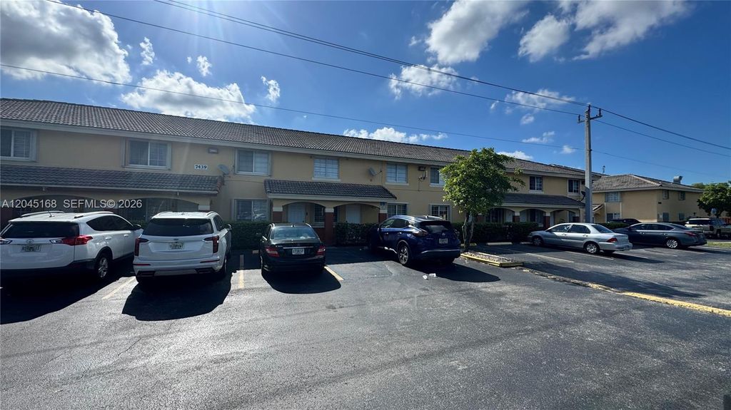 7439 W 22nd Avenue 103, Hialeah, FL 33016
