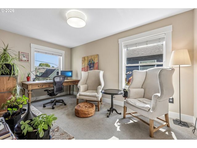 223 Ne IVY St A, Portland, OR 97212