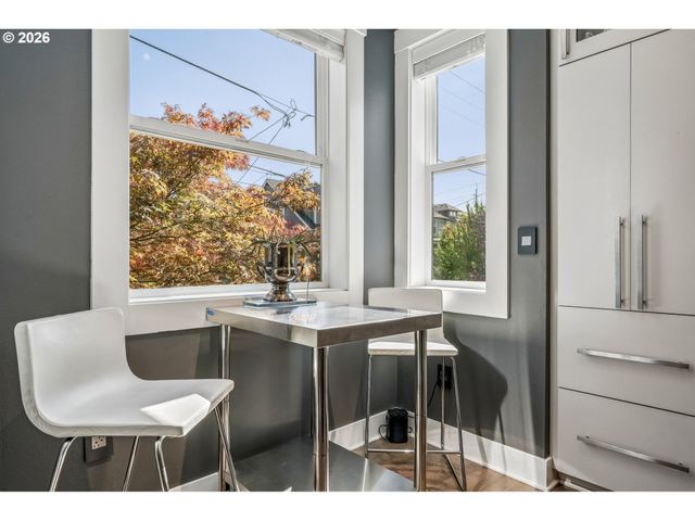 223 Ne IVY St A, Portland, OR 97212