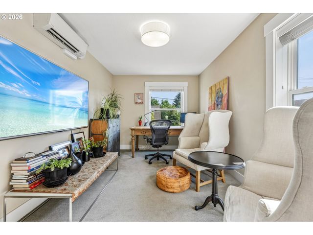 223 Ne IVY St A, Portland, OR 97212