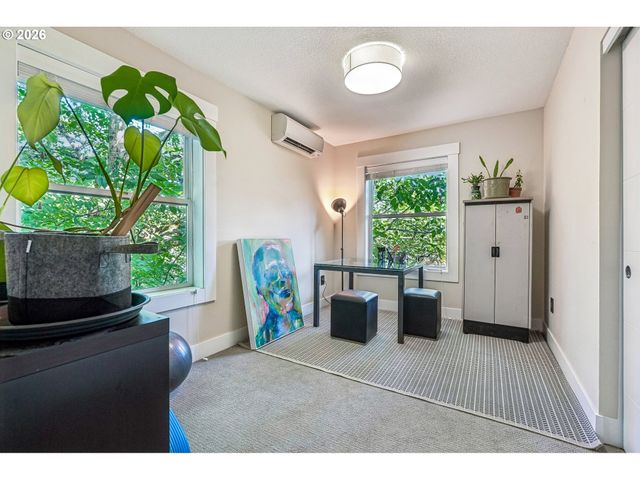 223 Ne IVY St A, Portland, OR 97212