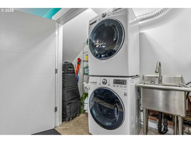 223 Ne IVY St A, Portland, OR 97212