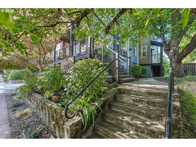 223 Ne IVY St A, Portland, OR 97212