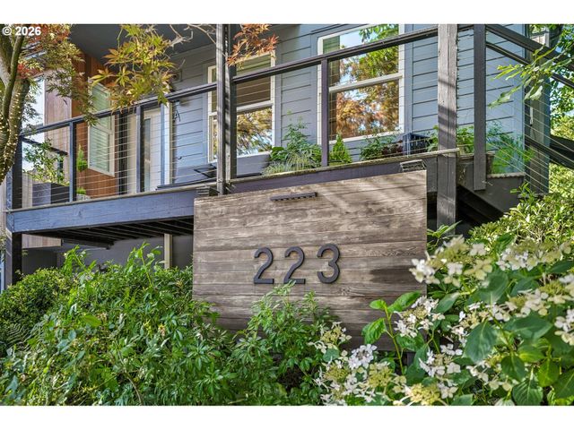 223 Ne IVY St A, Portland, OR 97212