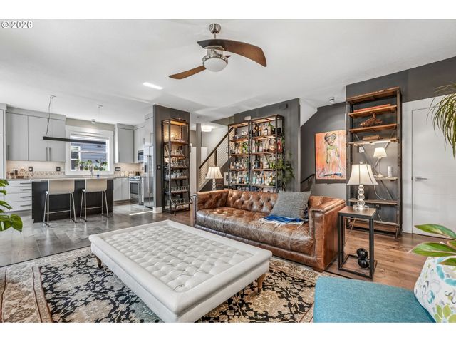 223 Ne IVY St A, Portland, OR 97212