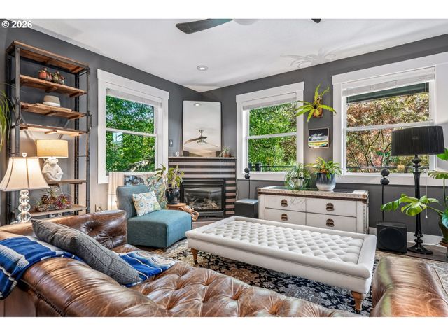 223 Ne IVY St A, Portland, OR 97212