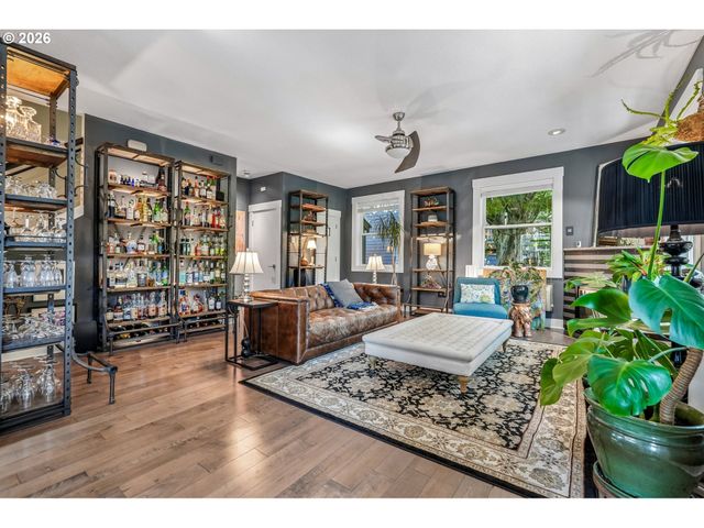 223 Ne IVY St A, Portland, OR 97212