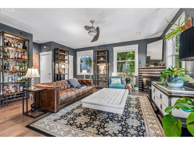 223 Ne IVY St A, Portland, OR 97212