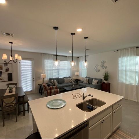 1546 DISCOVERY STREET, Davenport, FL 33896