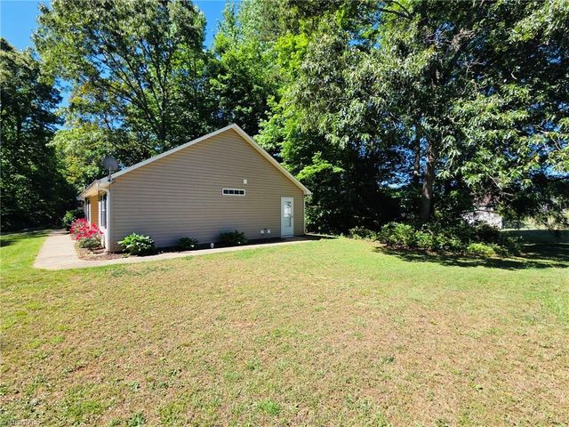 246 Eaglewood Lane, Winston-salem, NC 27127