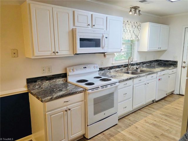 246 Eaglewood Lane, Winston-salem, NC 27127