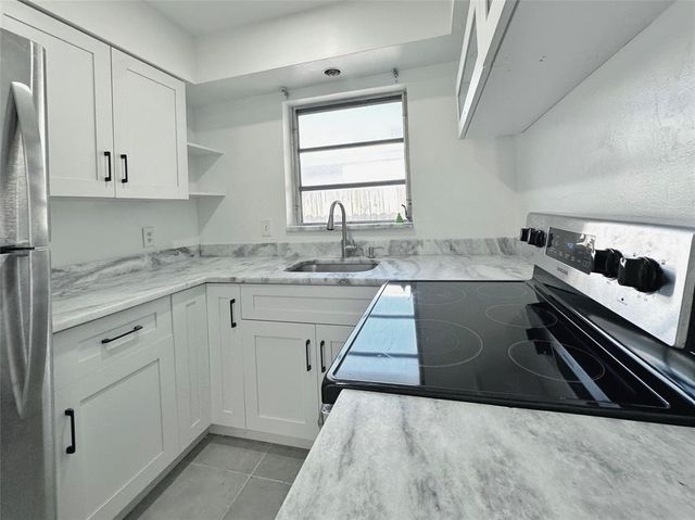 1140 NE 24 Avenue, Pompano Beach, FL 33062