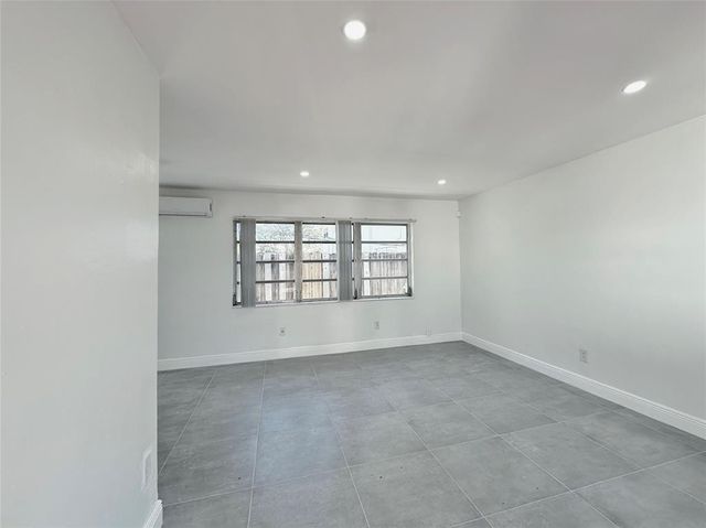 1140 NE 24 Avenue, Pompano Beach, FL 33062