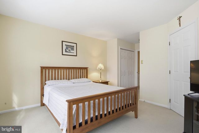 4335 SOMERSET LN, Aston, PA 19014