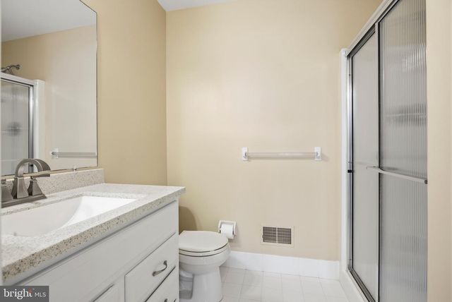 4335 SOMERSET LN, Aston, PA 19014