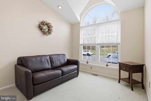 4335 SOMERSET LN, Aston, PA 19014