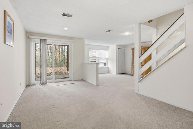 4335 SOMERSET LN, Aston, PA 19014