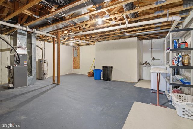 4335 SOMERSET LN, Aston, PA 19014