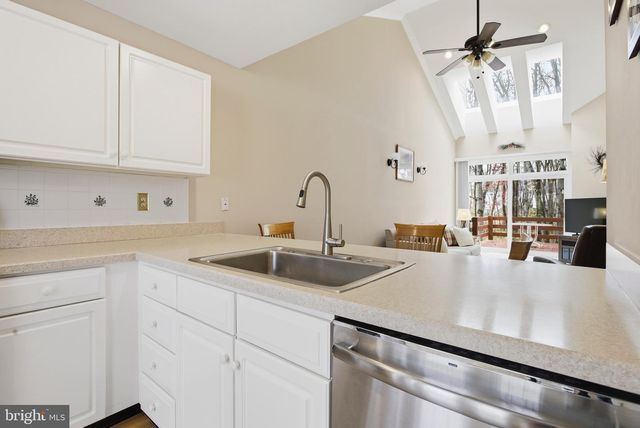 4335 SOMERSET LN, Aston, PA 19014