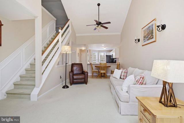 4335 SOMERSET LN, Aston, PA 19014