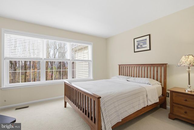 4335 SOMERSET LN, Aston, PA 19014