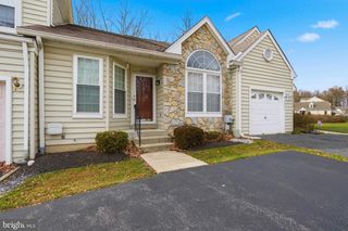 4335 SOMERSET LN, Aston, PA 19014