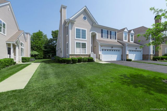 20 Emilie Drive, Center Moriches, NY 11934
