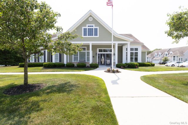 20 Emilie Drive, Center Moriches, NY 11934