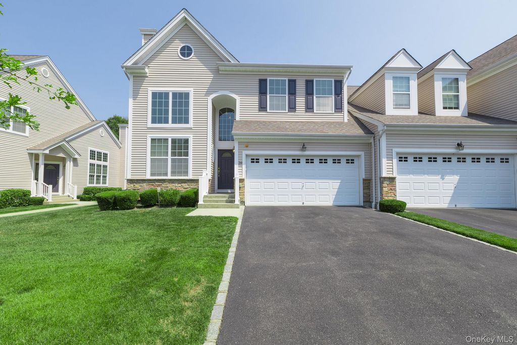 20 Emilie Drive, Center Moriches, NY 11934
