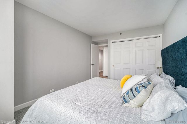 3320 Spinnaker Lane 13B, Detroit, MI 48207