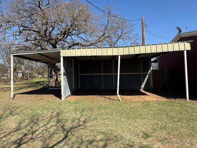 510 W Maple Street, Nocona, TX 76255