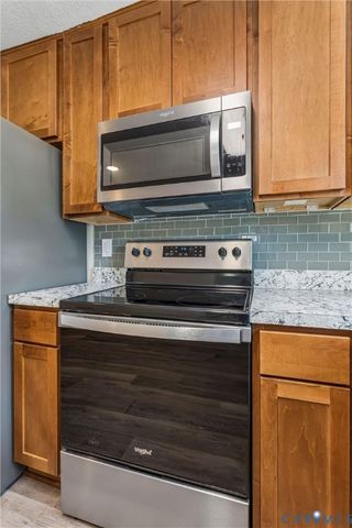 6 Barnes Ct, Hampton, VA 23664