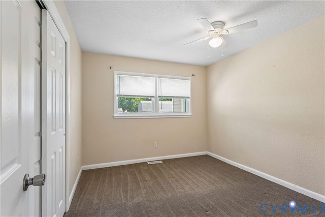 6 Barnes Ct, Hampton, VA 23664