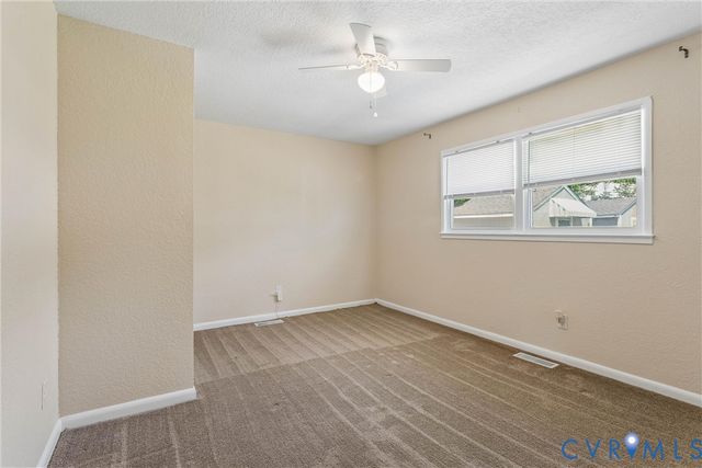 6 Barnes Ct, Hampton, VA 23664