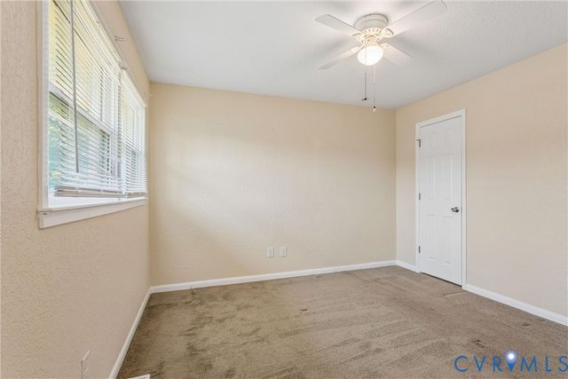 6 Barnes Ct, Hampton, VA 23664