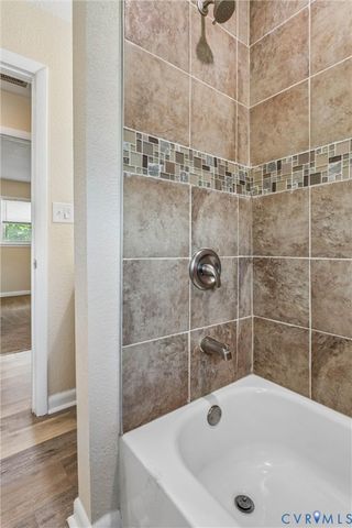 6 Barnes Ct, Hampton, VA 23664