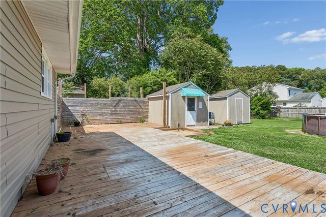 6 Barnes Ct, Hampton, VA 23664