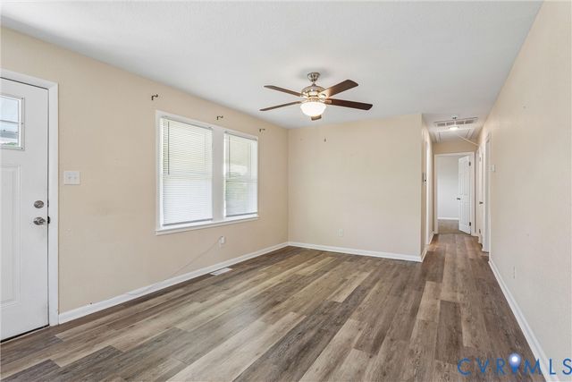 6 Barnes Ct, Hampton, VA 23664