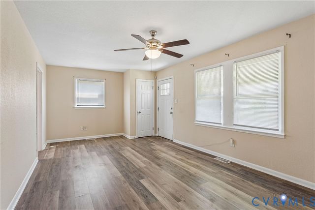 6 Barnes Ct, Hampton, VA 23664