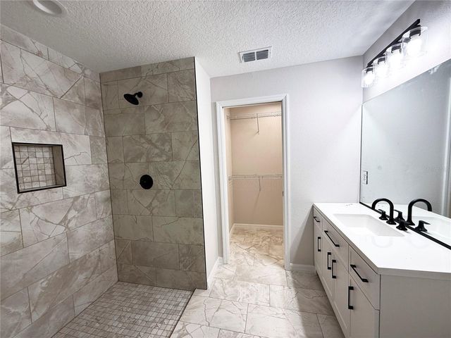6135 NW 69TH COURT, Ocala, FL 34482
