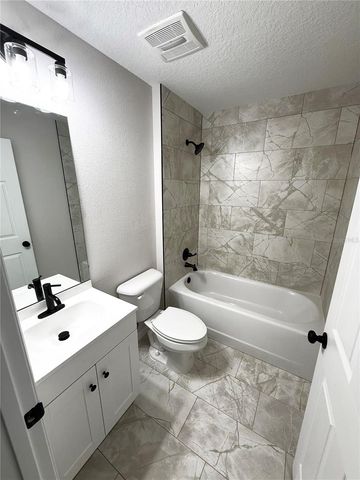 6135 NW 69TH COURT, Ocala, FL 34482