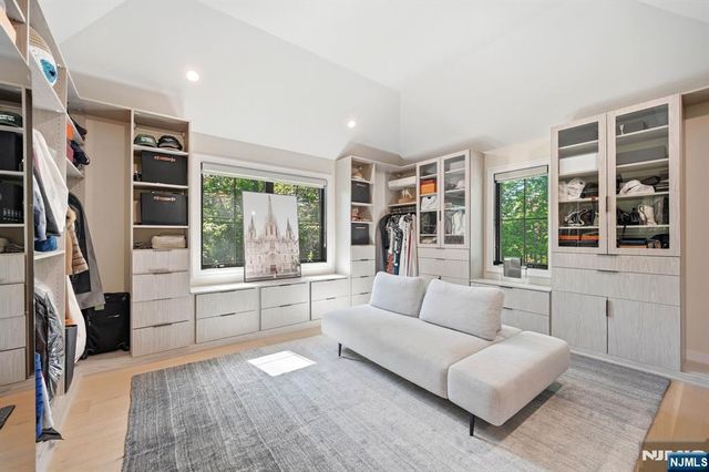 11 Forcier Court, Tenafly, NJ 07670