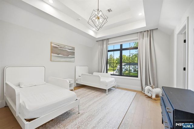 11 Forcier Court, Tenafly, NJ 07670